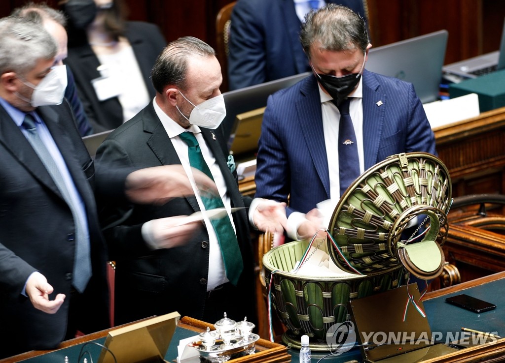 돌파구 안보이는 이탈리아 대선…오늘부터 하루 2회 투표