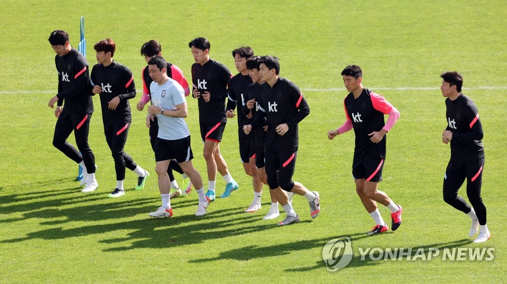 '가자! 10회 연속 월드컵'…벤투호, 설날 밤 카타르행 확정 도전