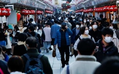 日 코로나 확진자, 다시 한국 앞질렀다…지자체 3곳에 비상조치 