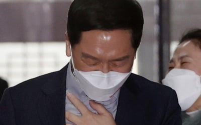 [속보] 김기현 "저부터 쇄신 앞장…공동선대위원장·원내대표 사퇴"