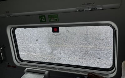 [속보] 부산행 KTX 열차, 충북 영동서 탈선…일부 승객 부상