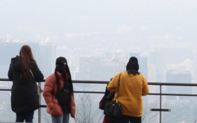 전국 흐리다 낮부터 맑아져…중서부 짙은 미세먼지