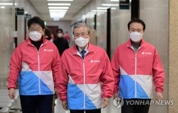 국힘, 선대위 대수술 '비상조치'…6본부장·신지예 총사퇴 거론