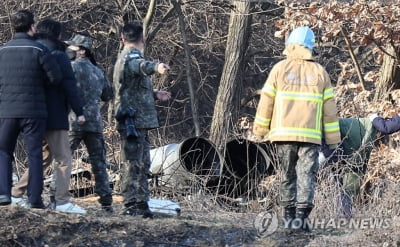 "두번 '쿵' 소리 나더니 연기 치솟아"…화성 전투기 추락 현장