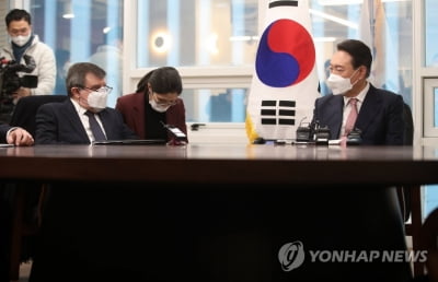윤석열, 러시아 대사 만나 "韓기업들 극동개발 많은 관심"