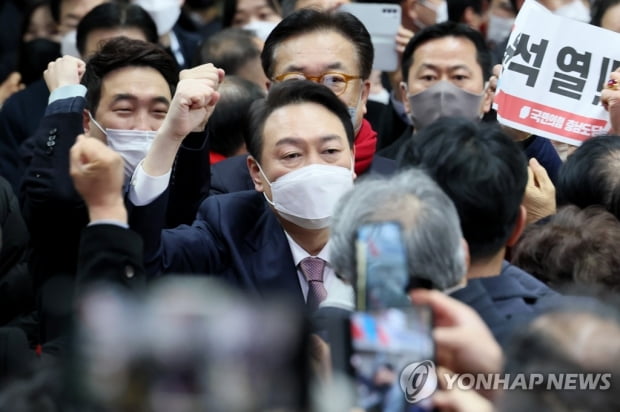 '충청의 아들' 자처한 윤석열, 중원 구애…"균형발전의 핵심"