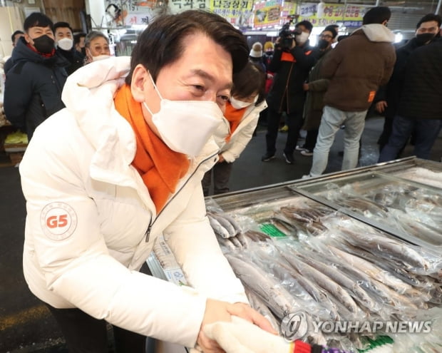 안철수, 부울경 방문 이틀째…오후엔 딸 귀국 마중