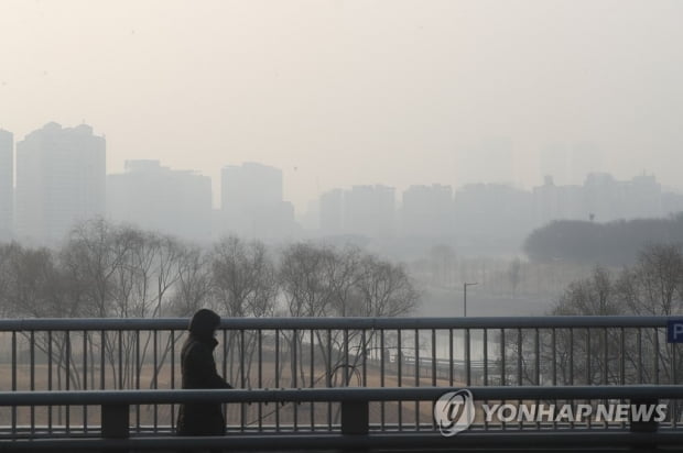 전국 대체로 흐리고 포근…수도권·충청 미세먼지 '나쁨'