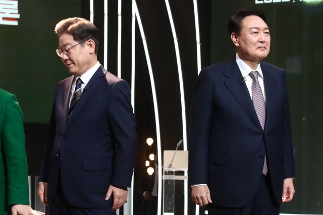 윤석열 국민의힘 대선 후보(오른쪽)와 이재명 더불어민주당 대선 후보. / 사진=뉴스1