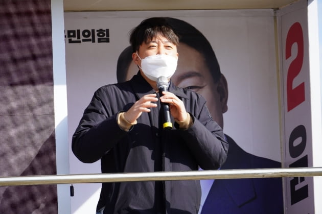 "울릉공항 삽 떴는데 흑산공항은 왜?"…野의 '호남 홀대론' 2탄