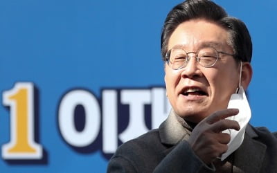 與 "민심 요동치기 시작…중도층, 尹 떠나 이재명으로 결집"