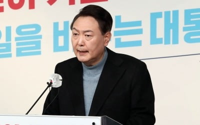 윤석열 "安, 내 문자 보셨다고 했다"…安 "문자폭탄에 휴대폰 못써"