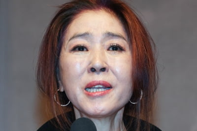 김부선 "이재명, 중지·약지에 1㎝ 검은 줄…데이트 때 봤다"