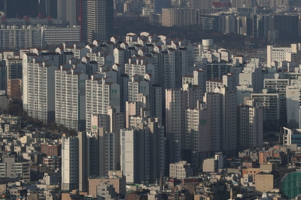 전국 미분양 한달새 25%급증…인허가 물량은 상승전환 