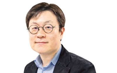 얼굴형 딱 맞춘 안경 만든다