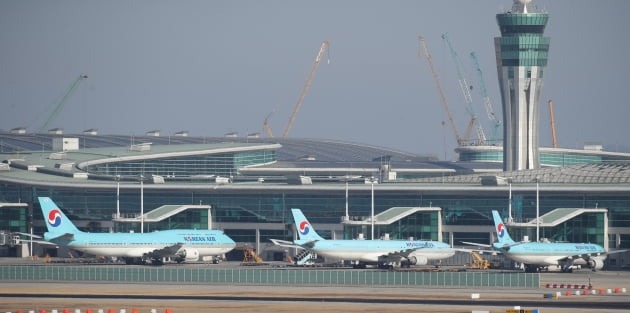 지난 1월, 영종도 인천국제공항에 대한항공 항공기가 서 있다. (사진=연합뉴스)