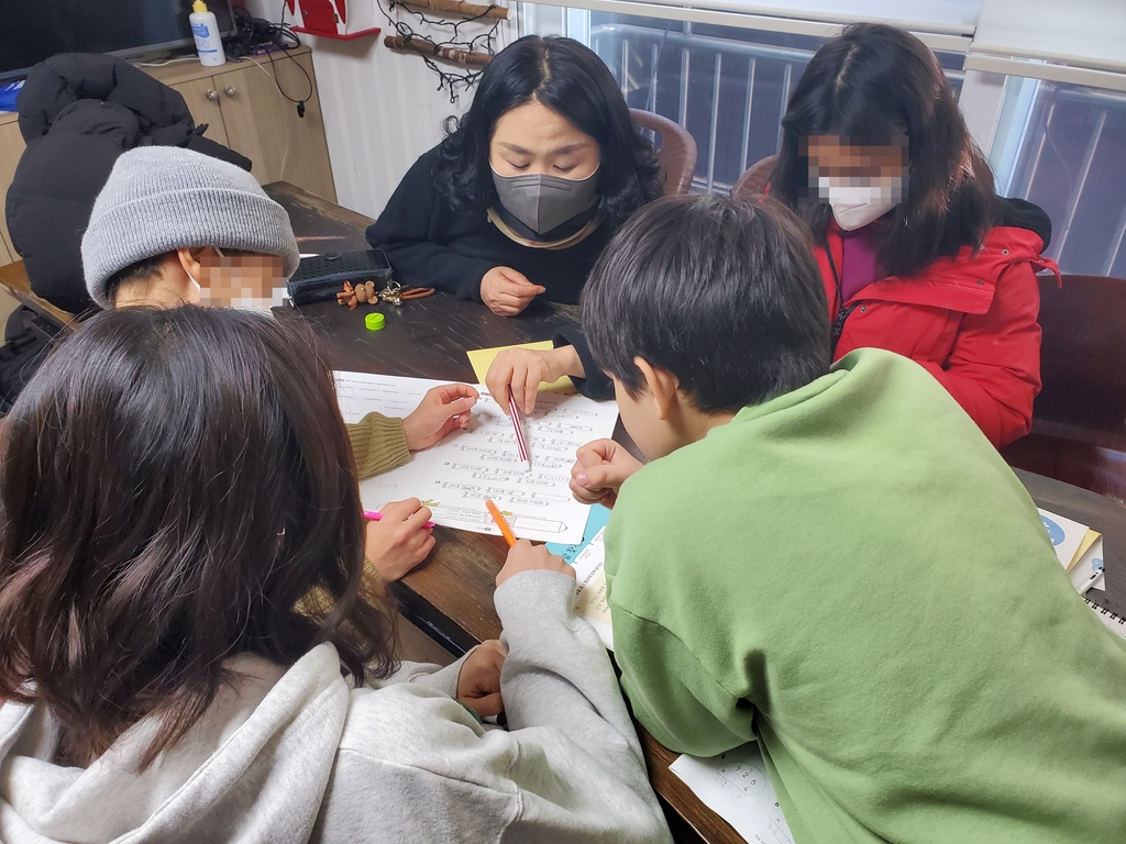 [난민법 10년] ② 한국인으로 커가는 난민 아이들…"자립할 여건 마련해줘야"