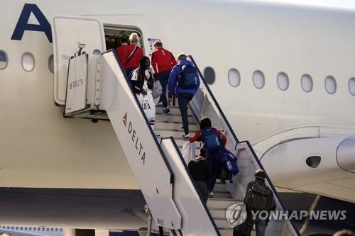 미 FBI, 올림픽 출전 자국 선수에 "개인폰 쓰지 마라"