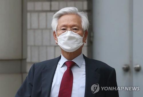 "문재인은 공산주의자" 발언 고영주, 파기환송심서 무죄