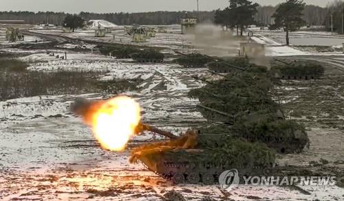 [우크라 긴장고조] 서방·러시아 군사력 동서남북 집결