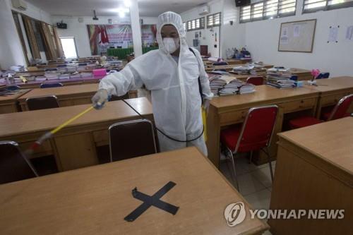 인니, 오미크론 대응 자신감…부스터샷 접종 입국자 격리 3일