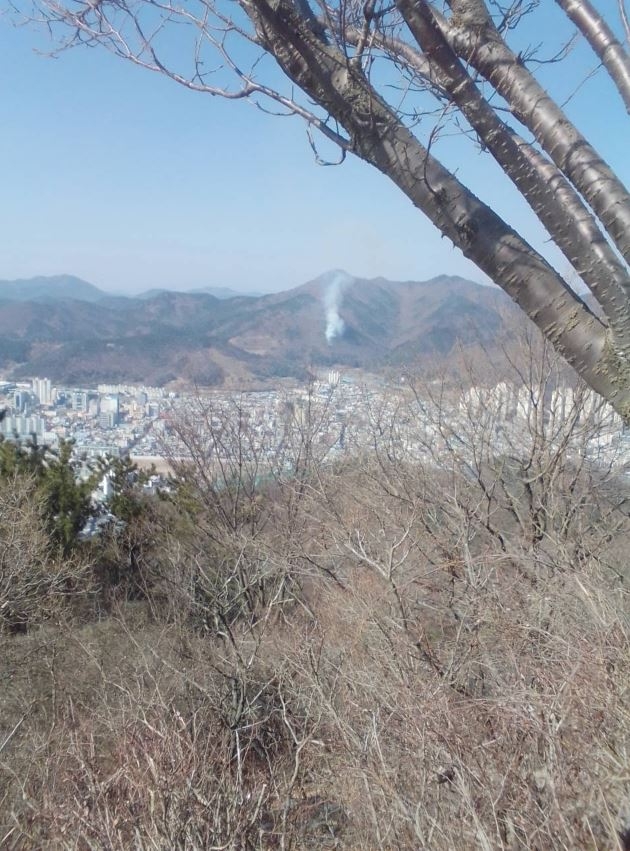 창원 제2금강산서 산불…헬기 6대 동원 진화중