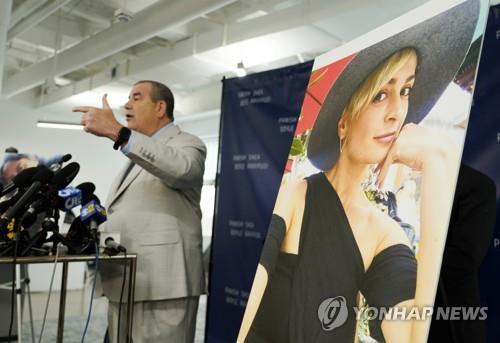 알렉 볼드윈, 촬영감독 총격 사망 피소…유족 "그가 죽였다"