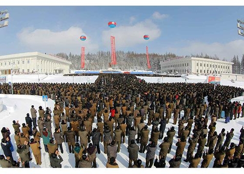 북한, 백두산 삼지연서 '김정일생일' 보고대회…김정은 참석(종합)