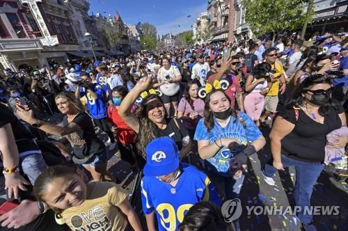 美 디즈니랜드, 백신 접종자에 마스크 착용 의무화 해제