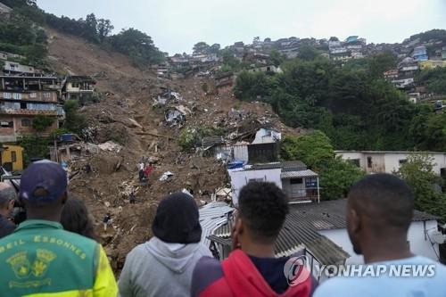 브라질 리우 인근 폭우로 40여명 사망…실종자 많아 늘어날 듯(종합)