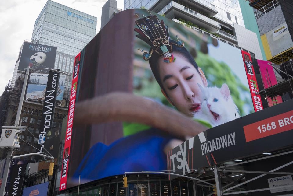 "세계에 한복 알리자"…서경덕 교수, '한복 챌린지' 전개