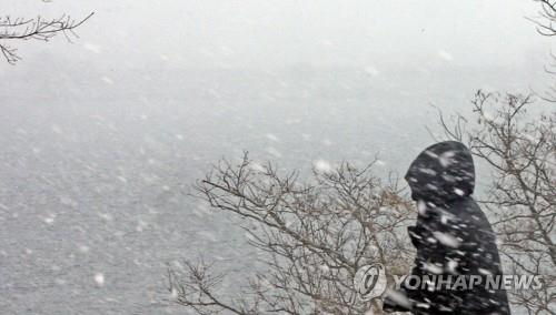 강원 중부산지 대설주의보…중부·북부산지 한파경보 유지