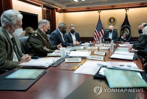 [우크라 침공] 바이든, NSC 소집…G7 정상과 협의 후 대러시아 제재 발표 예정