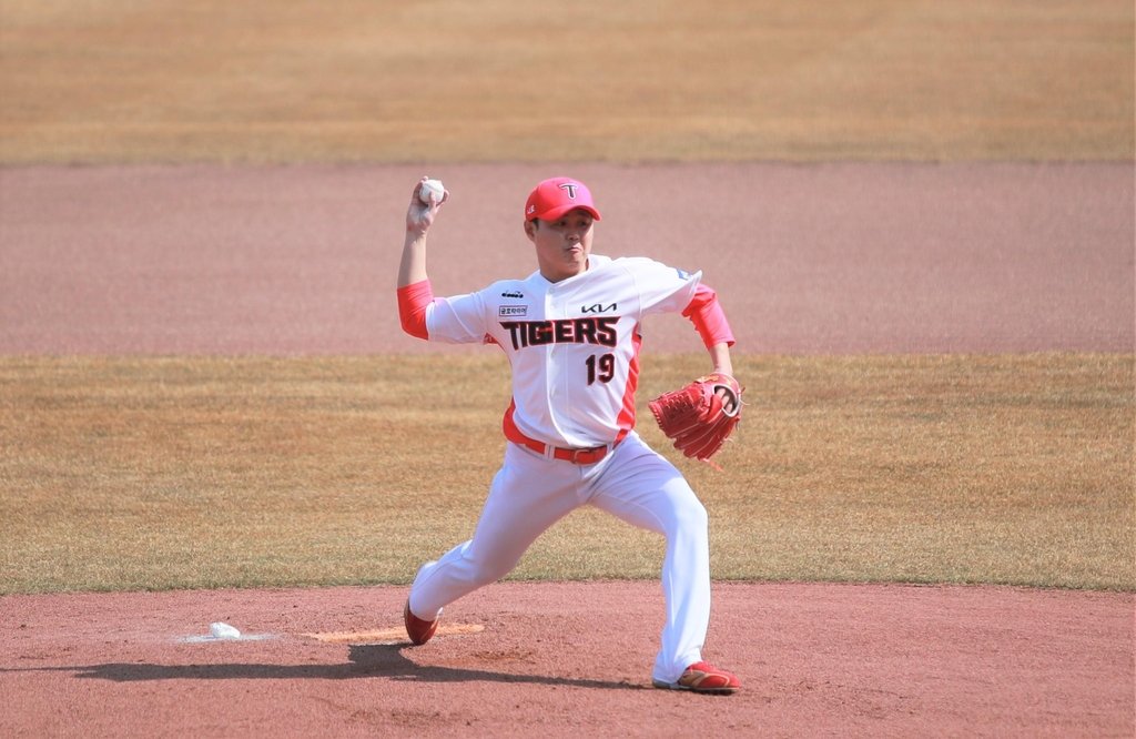 '박찬호 3안타' KIA, 올해 첫 연습경기서 한화에 6-4 승리