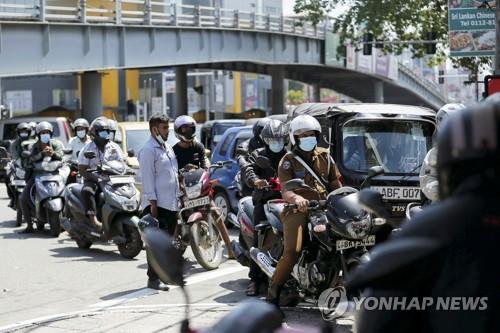'국가부도 위기' 스리랑카, 석유부족에 대중교통 마비사태 우려