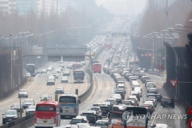 "부산→서울 6시간 10분"…귀경길 곳곳 정체 절정