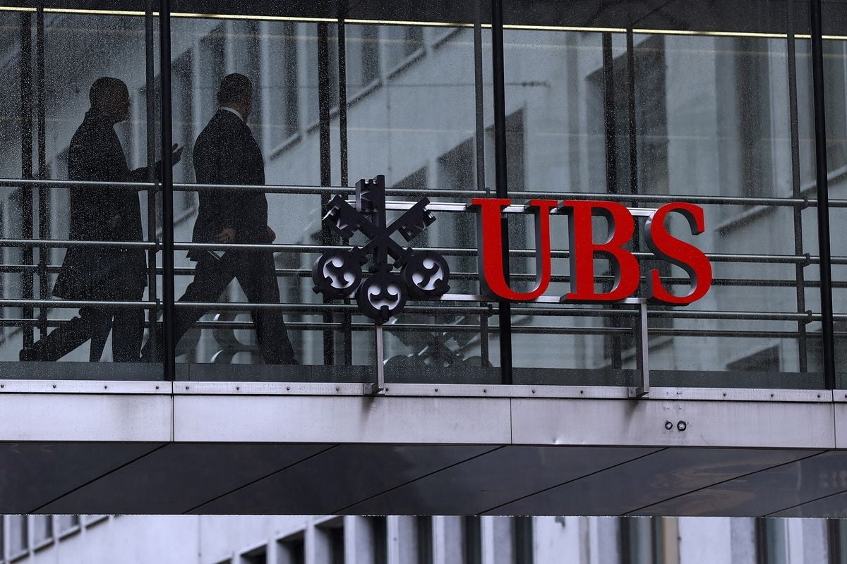UBS "전세계 백만장자들 현금보유 늘리고 있어"