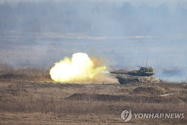 [속보] "우크라군, 친러 반군 장악지역에 4차례 포격"