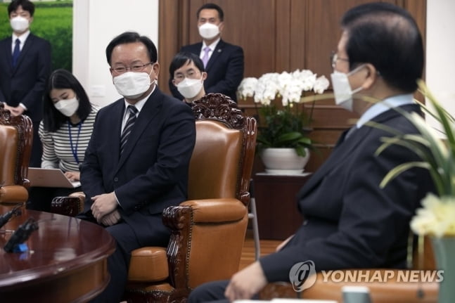 김부겸 "절박한 소상공인 위해 추경안 신속 처리 요청"