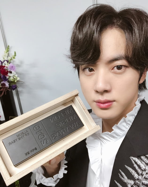 '보컬킹' 방탄소년단 진 'Yours' 日샤잠 29일째 1위