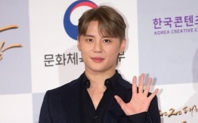 [전문] 김준수, 코로나19 확진 "5번 검사 음성→최종 양성"