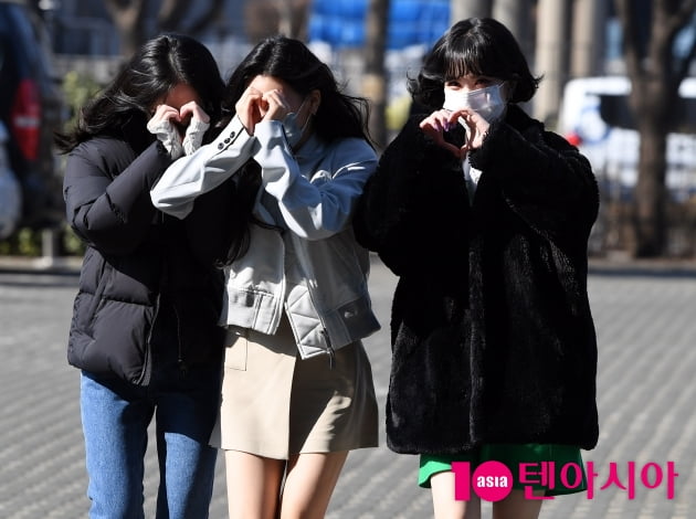 [TEN 포토] 비비지 '태양을 피하는 방법'