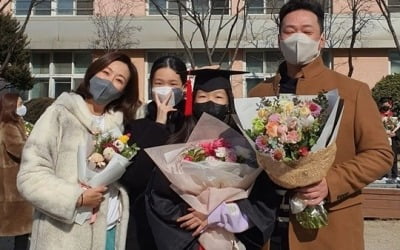 김지혜♥박준형, 명문중 입학 앞둔 둘째 딸 축하 "새로운 도전 화이팅" [TEN★]