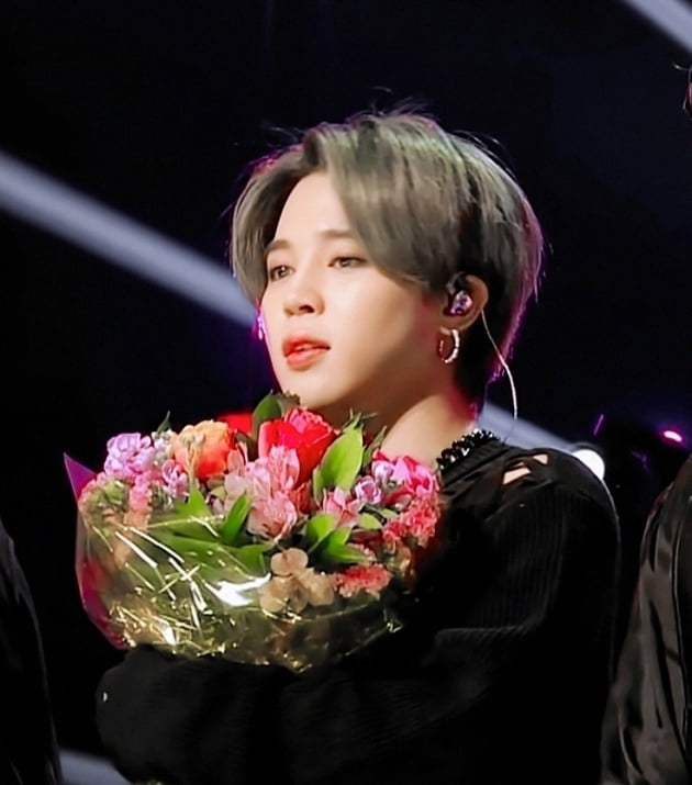 방탄소년단 지민 부산예술고 최고 빛낸 스타...외신도 축하물결 'King of K-pop'