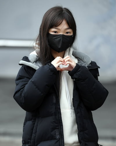 [TEN 포토] 김태연 '눈빛으로 만든 하트'
