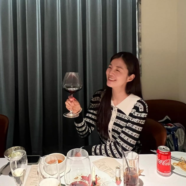 '정조국♥' 김성은 "행복한 저녁" 신사동 레스토랑 큰 테이블이 모자랄 만찬 [TEN★]