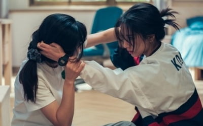 김태리 VS 보나, 머리채 잡고 '살벌 몸싸움' ('스물다섯 스물하나')
