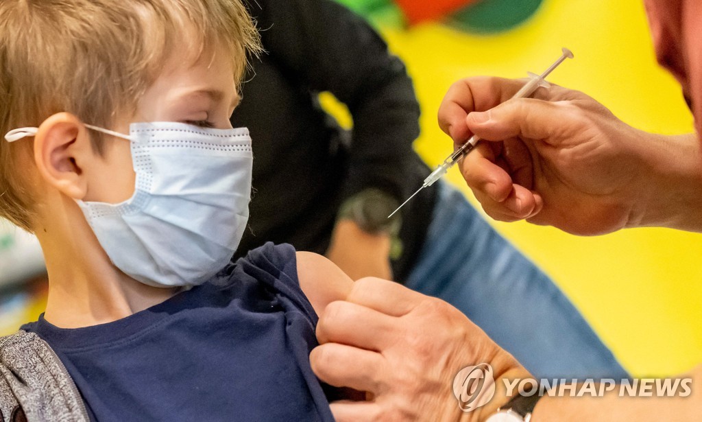 독일 신규확진 23만명 사상최다…예방접종위 "4차접종 일부권고"