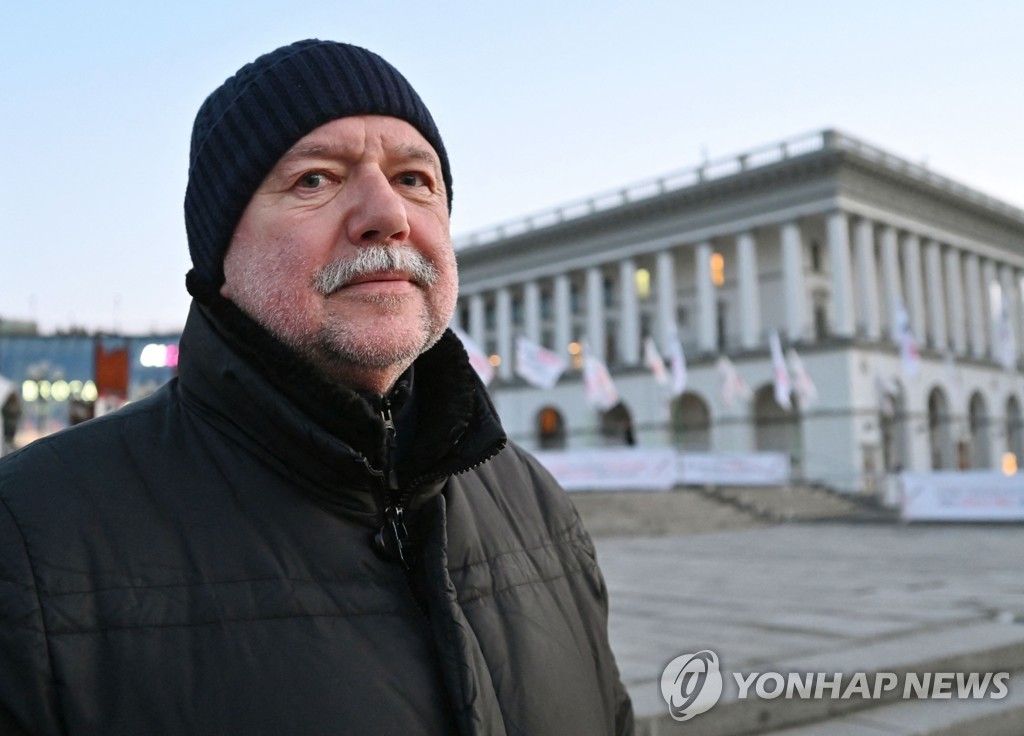 우크라이나 작가 쿠르코프 "국민들 전쟁에 담담…그저 살아갈뿐"