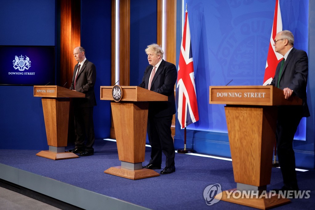 영국 모든 법적 방역규정 폐지…확진자 자가격리ㆍ무료검사 중단(종합)